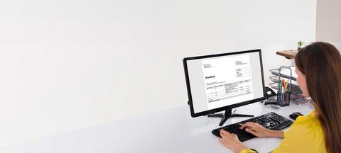 elektronische Rechnung auf einem Monitor